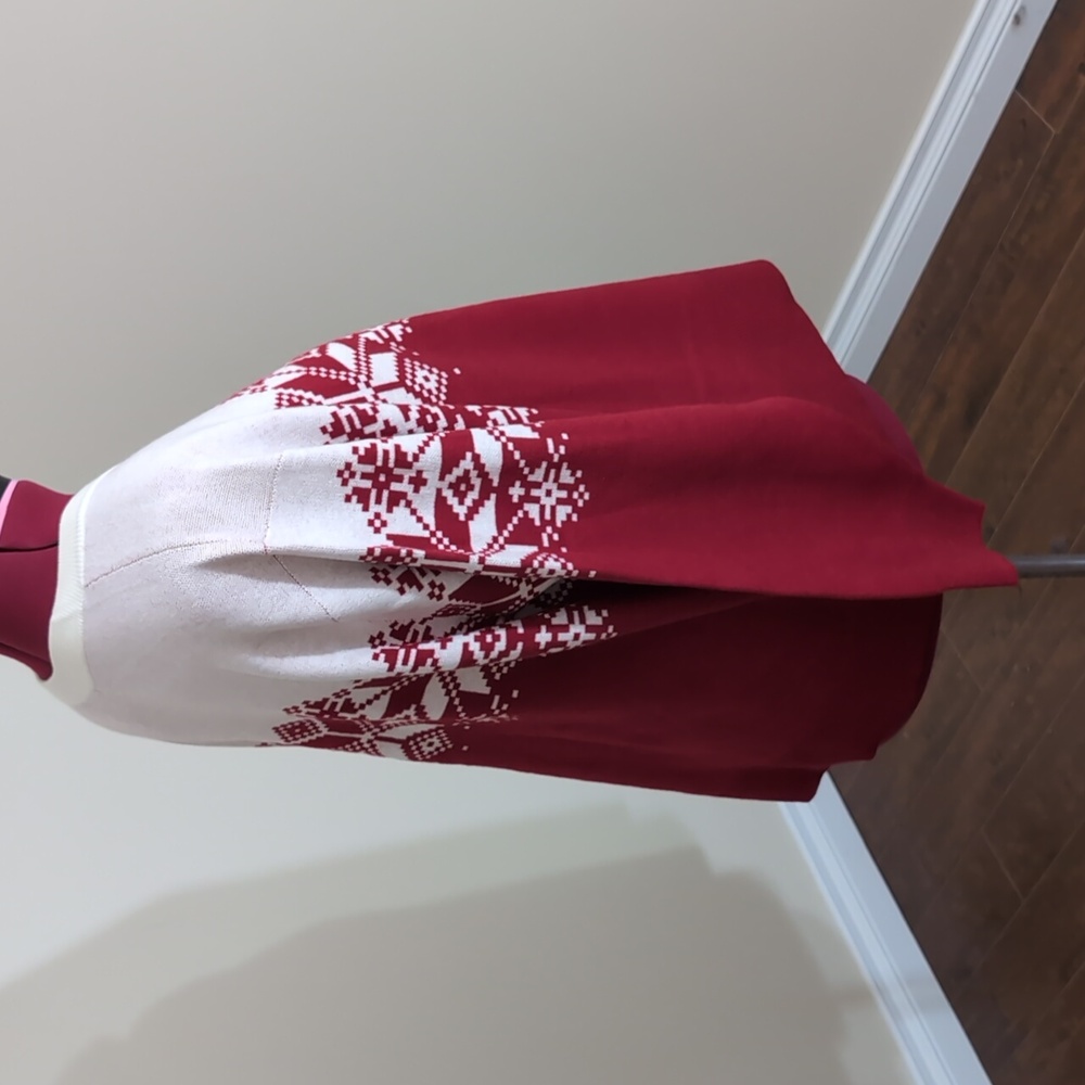 Joe Fresh| NWT Red and White Snow Flake Patterned Long Sleeve Crew Neck Sweater - Picture 3 of 15